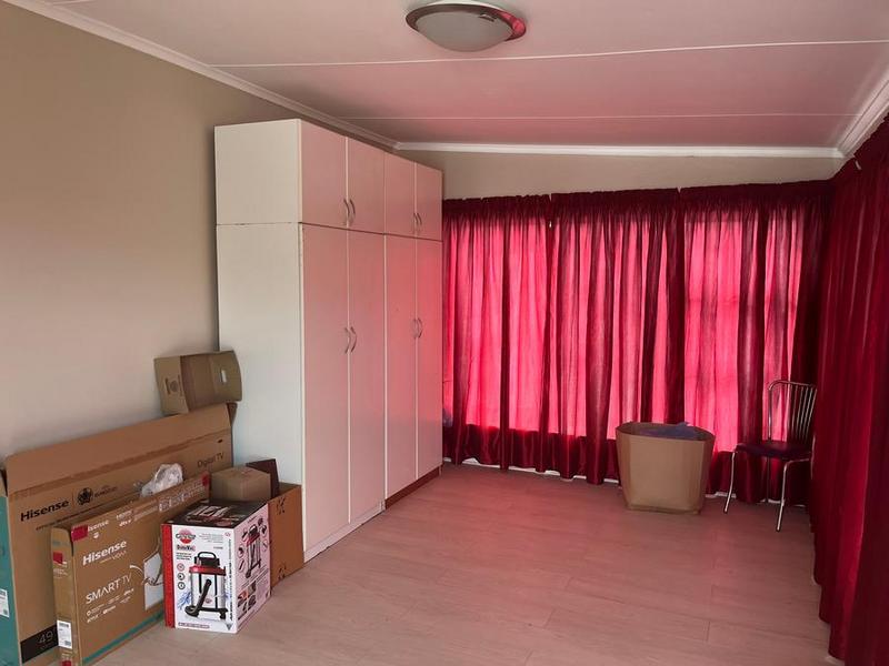 4 Bedroom Property for Sale in Hartenbos Central Western Cape